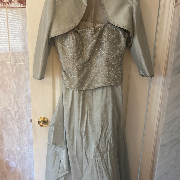 Evening dress - Picture 3 of 3